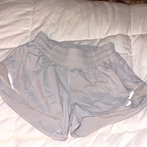 lululemon 2.5inch hotty hots